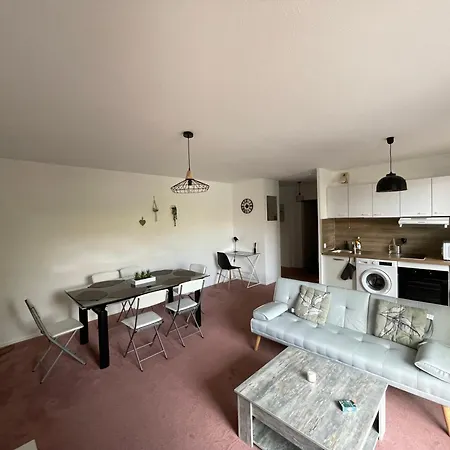 Genis Pouilly Cern Appartement *